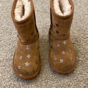 Star UGGs